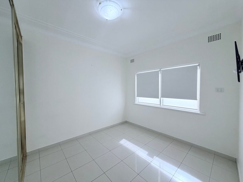 Photo - 198 Roberts Road, Greenacre NSW 2190 - Image 9