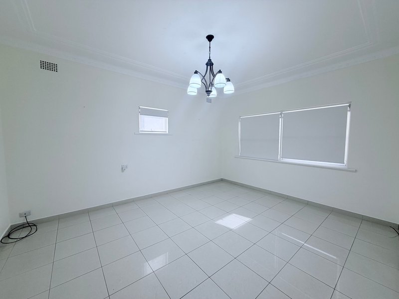 Photo - 198 Roberts Road, Greenacre NSW 2190 - Image 10