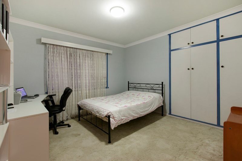 Photo - 198 Rode Road, Wavell Heights QLD 4012 - Image 7