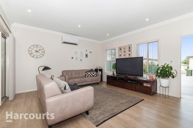 Photo - 198A Shellharbour Road, Warilla NSW 2528 - Image 2