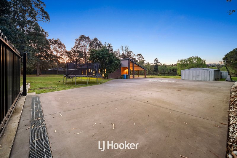 Photo - 199 Belgrave Hallam Road, Narre Warren North VIC 3804 - Image 18