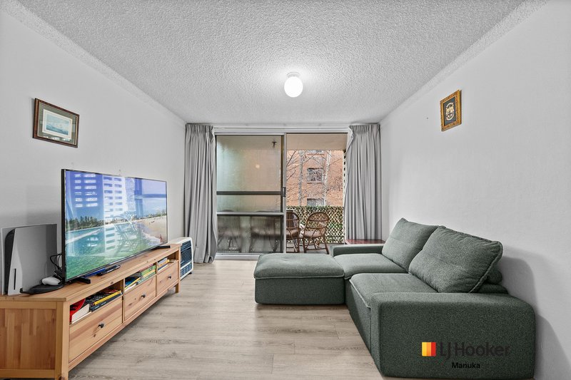 Photo - 1/99 Canberra Avenue, Griffith ACT 2603 - Image 2