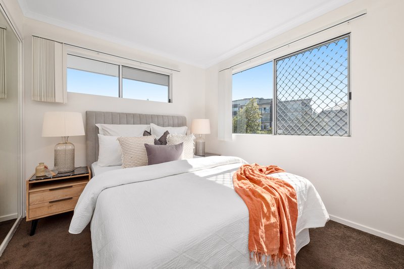 Photo - 19/9 Durham Street, St Lucia QLD 4067 - Image 3