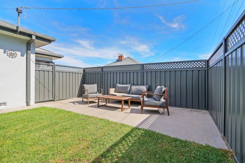 Photo - 1/99 Mitchell Street, Wodonga VIC 3690 - Image 12