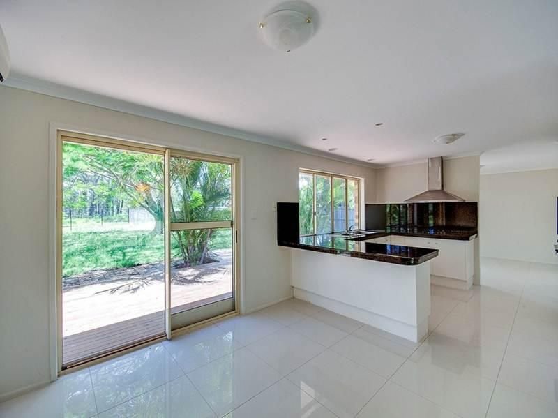 Photo - 199 Moreton Terrace, Beachmere QLD 4510 - Image 5