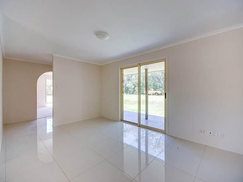 Photo - 199 Moreton Terrace, Beachmere QLD 4510 - Image 7