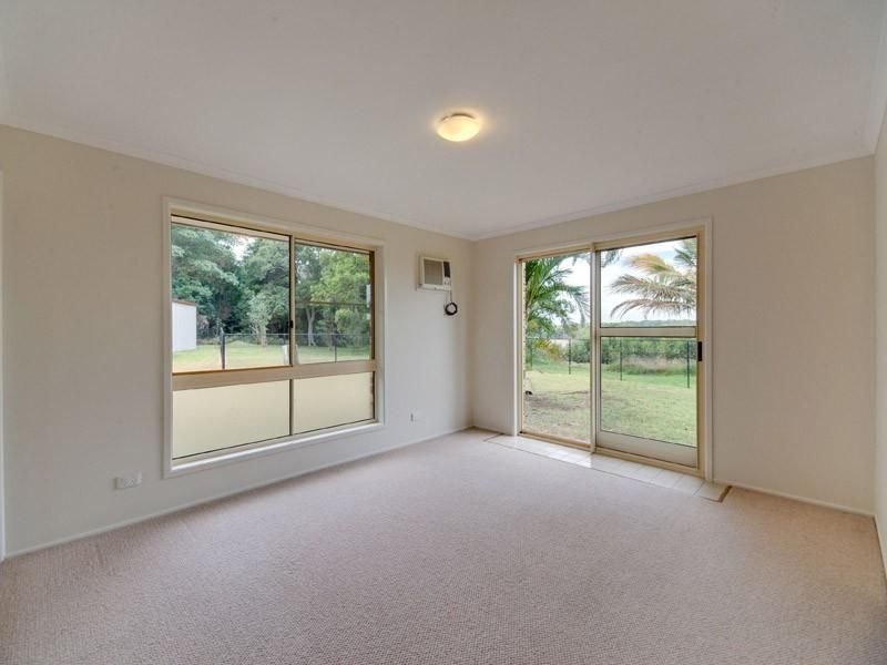 Photo - 199 Moreton Terrace, Beachmere QLD 4510 - Image 10