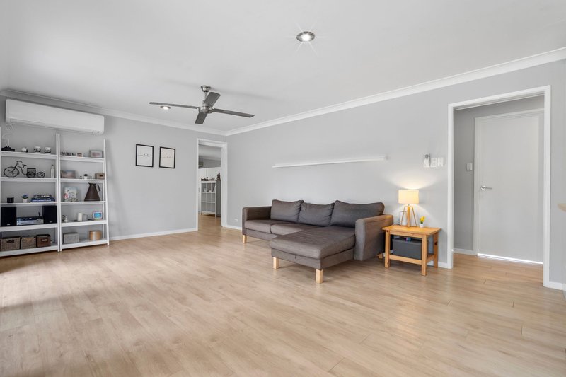 Photo - 199 Mount Warren Boulevard, Mount Warren Park QLD 4207 - Image 9