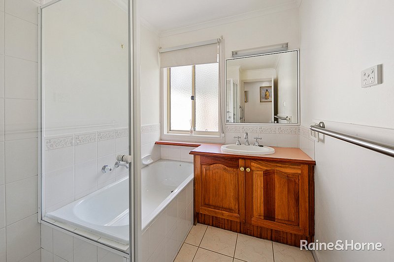 Photo - 1/99 Pasley Street, Sunbury VIC 3429 - Image 7