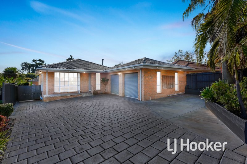 Photo - 199 Waradgery Drive, Rowville VIC 3178 - Image 1