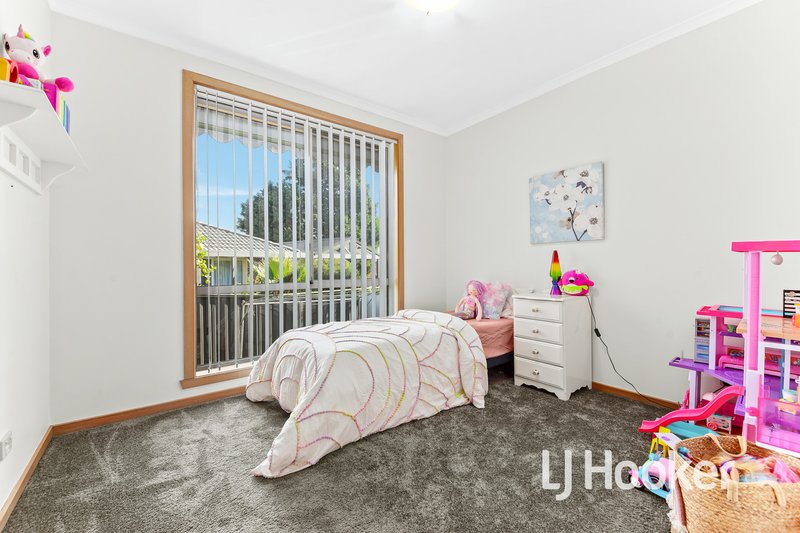 Photo - 199 Waradgery Drive, Rowville VIC 3178 - Image 11