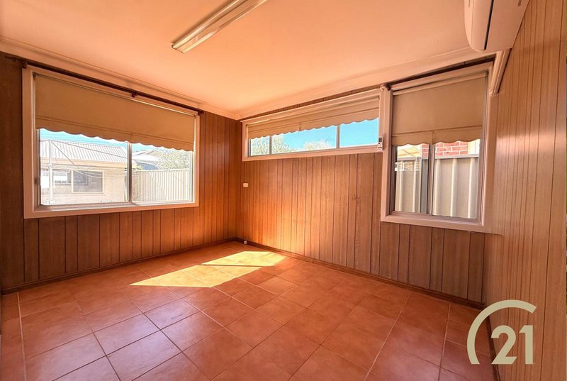 Photo - 19A Alexander Street, Smithfield NSW 2164 - Image 2
