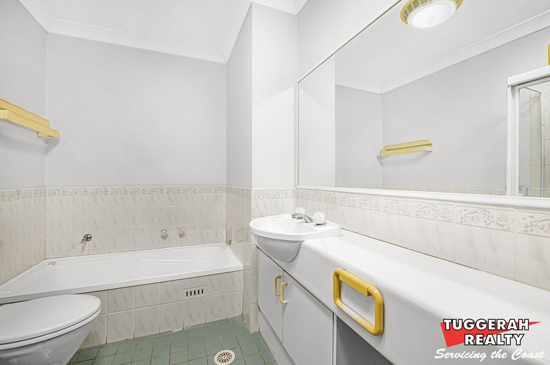 Photo - 19A Anniversary Place, Tuggerah NSW 2259 - Image 4