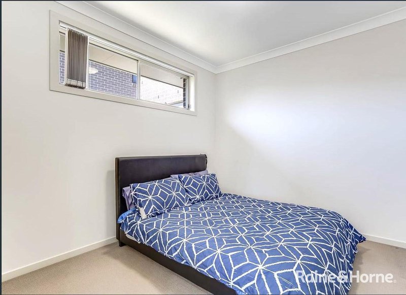 Photo - 19A Drues Avenue, Edmondson Park NSW 2174 - Image 3
