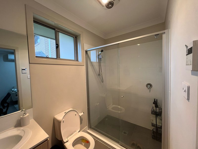 Photo - 19A Drues Avenue, Edmondson Park NSW 2174 - Image 7
