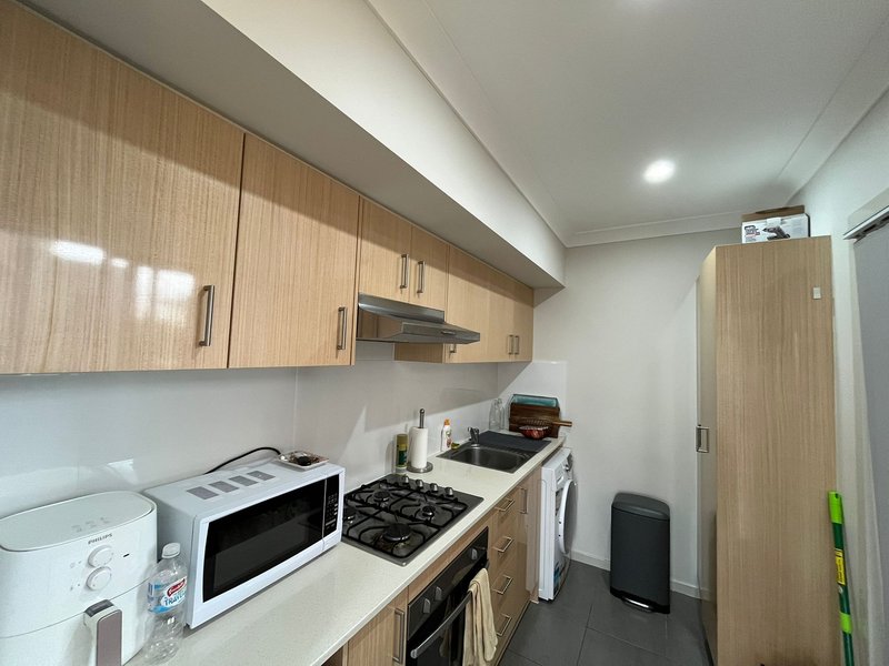 Photo - 19A Drues Avenue, Edmondson Park NSW 2174 - Image 8