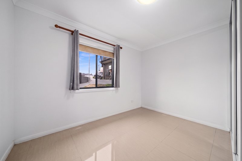 Photo - 19A Hewison Street, Green Valley NSW 2168 - Image 5