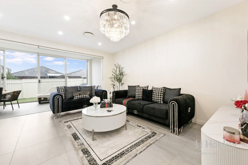 Photo - 19A Illawong Crescent, Greenacre NSW 2190 - Image 2