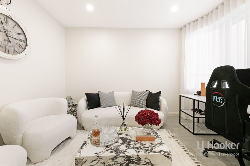Photo - 19A Illawong Crescent, Greenacre NSW 2190 - Image 4