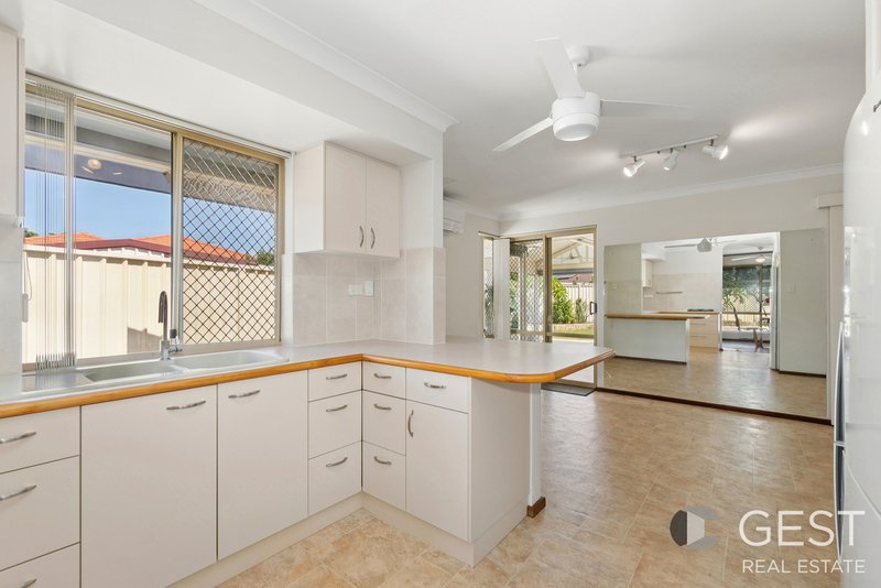 Photo - 19A Rosebank Gardens, Alexander Heights WA 6064 - Image 11