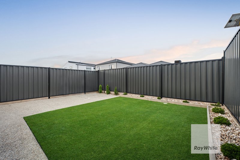 Photo - 19A Taloumbi Crescent, Greenvale VIC 3059 - Image 22