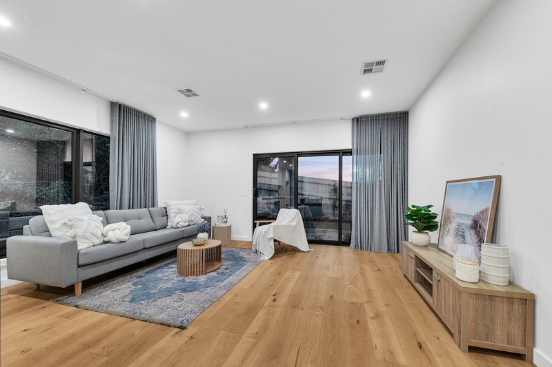 Photo - 19A Wilhelma Avenue, Bayswater VIC 3153 - Image 5