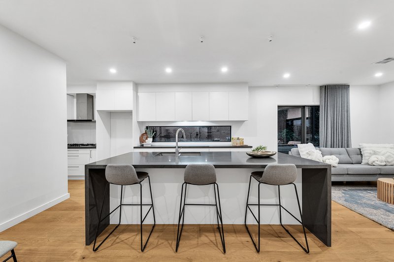 Photo - 19A Wilhelma Avenue, Bayswater VIC 3153 - Image 7