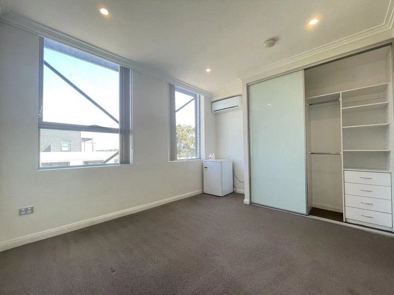 Photo - 19A/108 James Ruse Drive, Rosehill NSW 2142 - Image 2