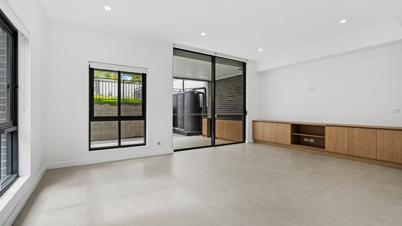 Photo - 19b Farnsworth Avenue, Campbelltown NSW 2560 - Image 4