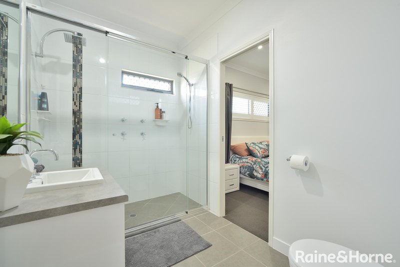 Photo - 1a Ailsa Street, West Gladstone QLD 4680 - Image 18