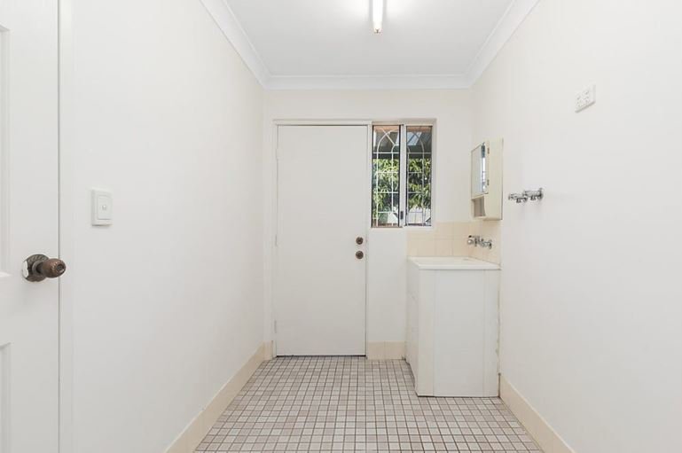 Photo - 1A Bassett Street, Hurstville Grove NSW 2220 - Image 7