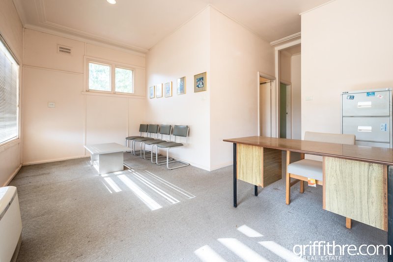 Photo - 1A Boonah Street, Griffith NSW 2680 - Image 3