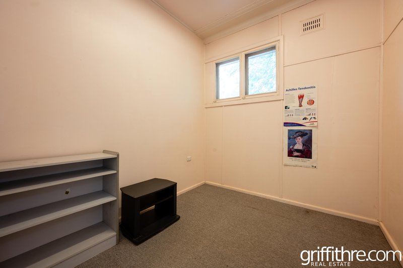 Photo - 1A Boonah Street, Griffith NSW 2680 - Image 5