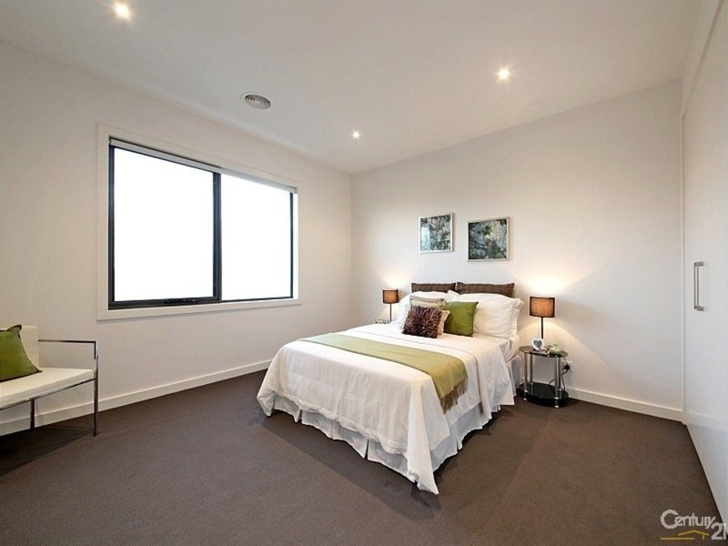 Photo - 1A Box Court, Bentleigh East VIC 3165 - Image 9