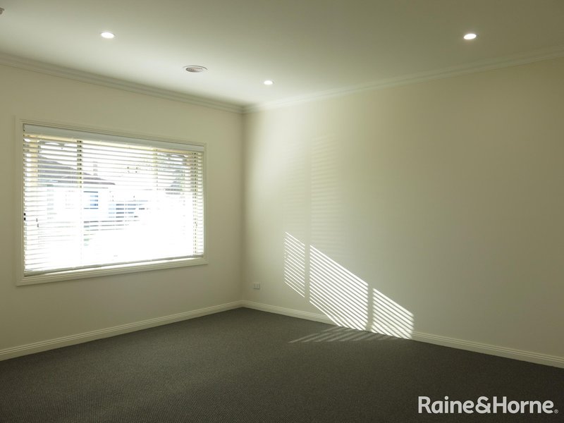 Photo - 1A Brooker Court, Sunshine North VIC 3020 - Image 3