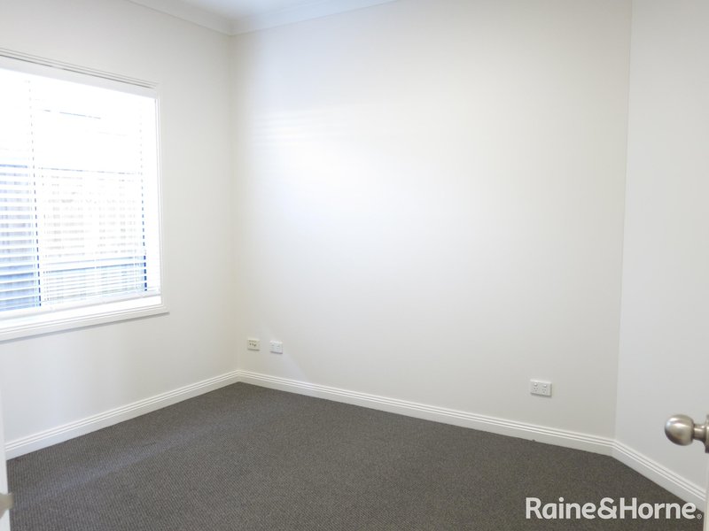 Photo - 1A Brooker Court, Sunshine North VIC 3020 - Image 12