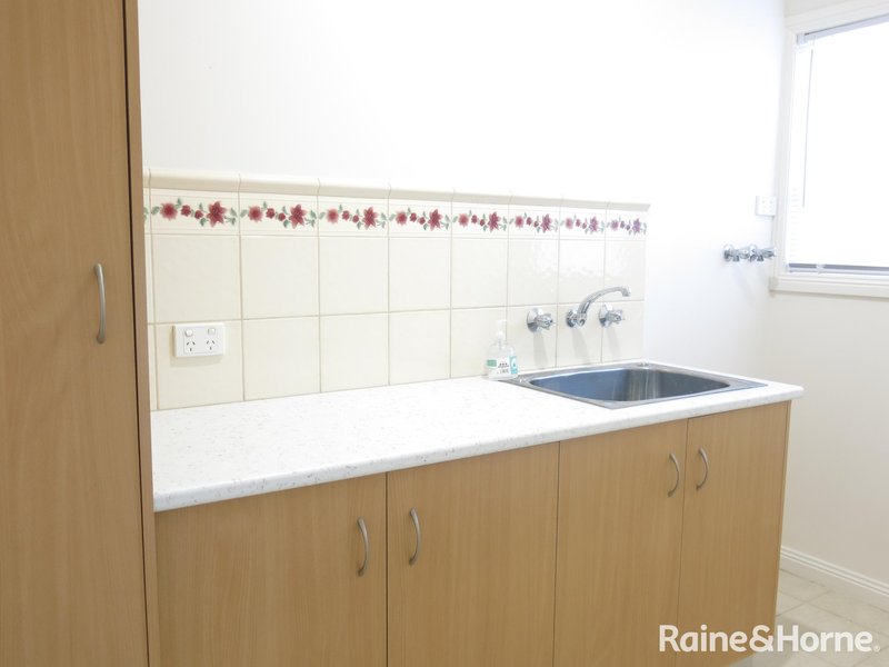 Photo - 1A Brooker Court, Sunshine North VIC 3020 - Image 14
