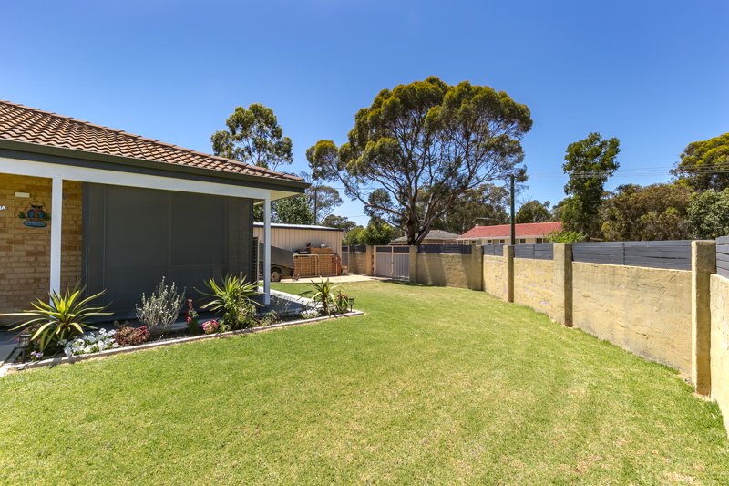 Photo - 1A Caporn Street, Bullsbrook WA 6084 - Image 6