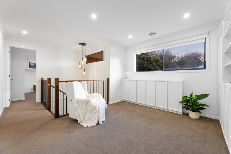 Photo - 1A Cooinda Court, Burwood East VIC 3151 - Image 7