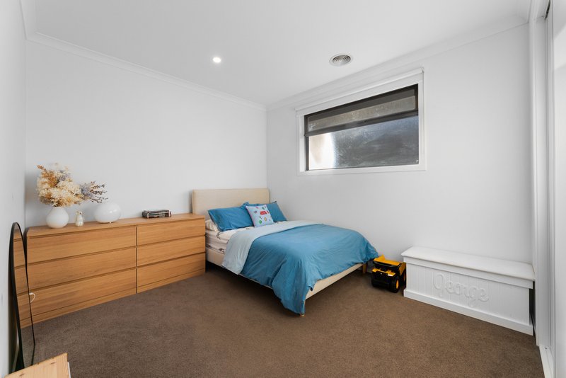 Photo - 1A Cooinda Court, Burwood East VIC 3151 - Image 10
