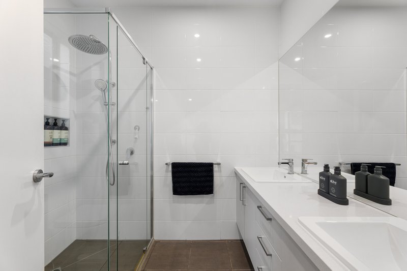 Photo - 1A Cooinda Court, Burwood East VIC 3151 - Image 11