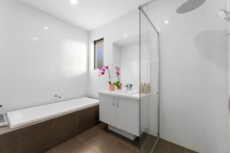 Photo - 1A Cooinda Court, Burwood East VIC 3151 - Image 12