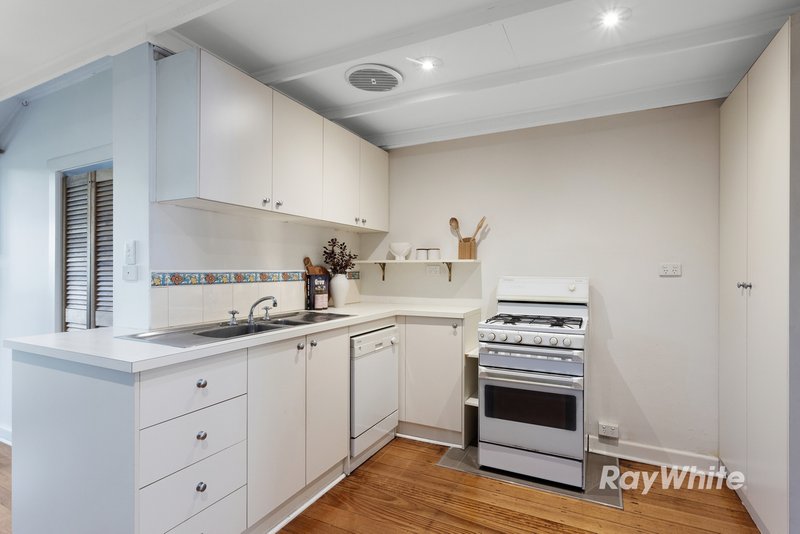 Photo - 1A Doris Street, Murrumbeena VIC 3163 - Image 6