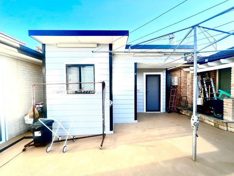 1A Falklands Avenue, Bossley Park NSW 2176