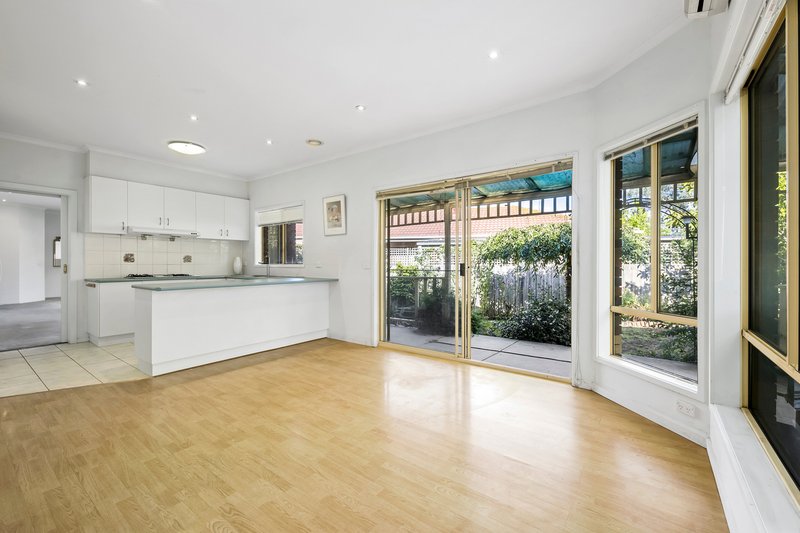 Photo - 1A Goodenough Court, Heidelberg West VIC 3081 - Image 3