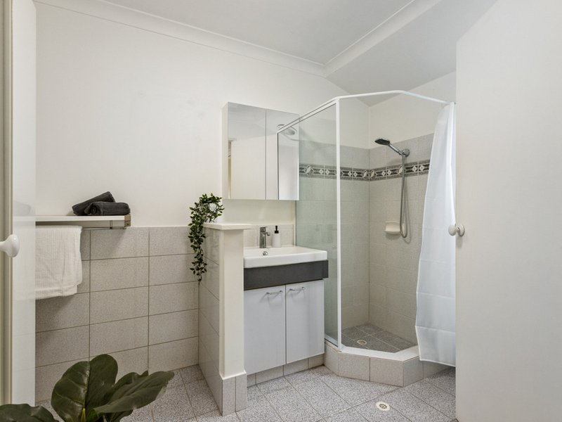 Photo - 1a Grand Promenade, Bayswater WA 6053 - Image 11