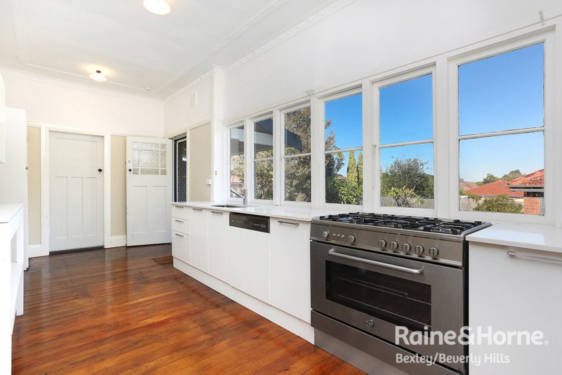 Photo - 1a Halley Avenue, Bexley NSW 2207 - Image 3