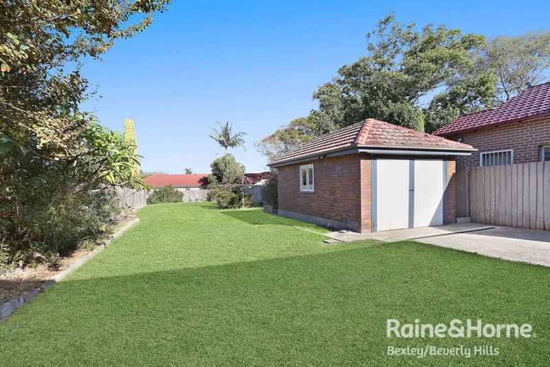 Photo - 1a Halley Avenue, Bexley NSW 2207 - Image 6