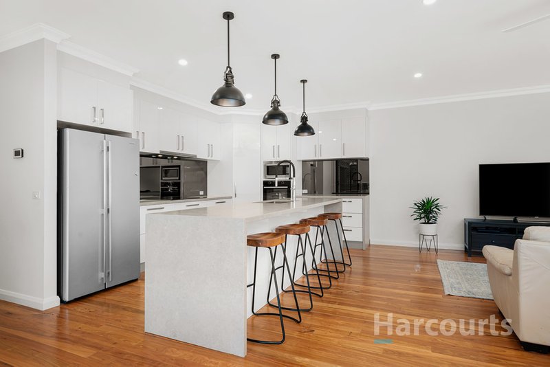 Photo - 1A Hedgeley Close, Wantirna South VIC 3152 - Image 3