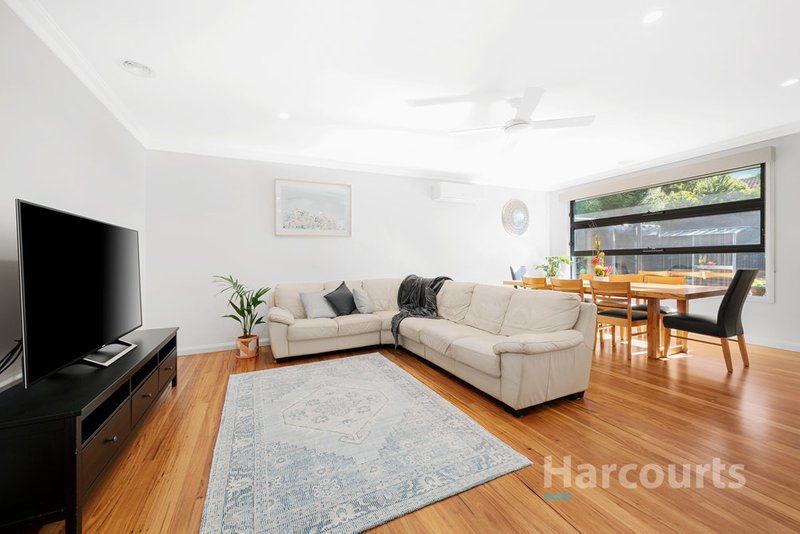 Photo - 1A Hedgeley Close, Wantirna South VIC 3152 - Image 5